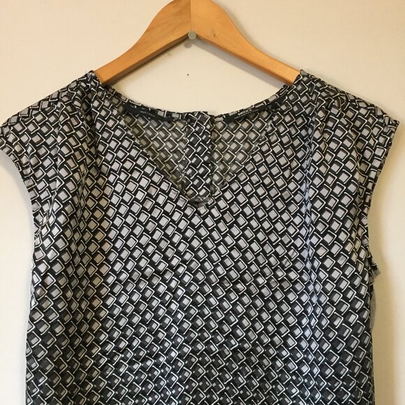 Mexx Silk Chain Mail Babe Print Sleeveless Blouse - Picture 3 of 13